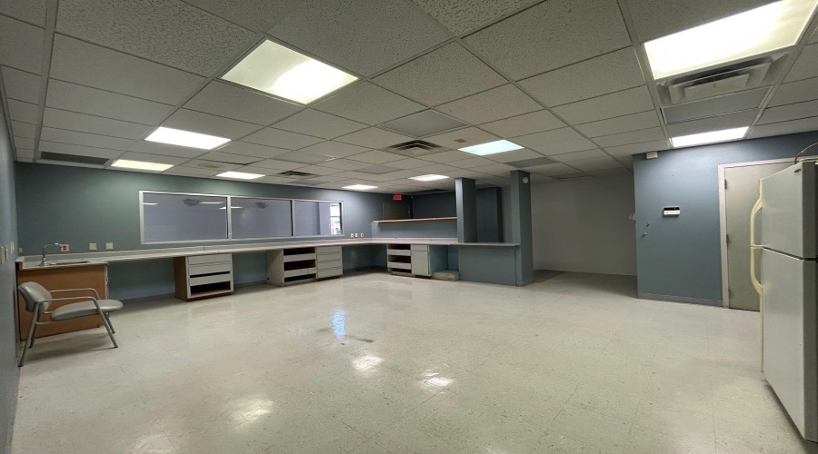 209 W Village Blvd, Laredo, Texas 78041, 11 Rooms Rooms,1 BathroomBathrooms,Commercial retail/office,For Rent,209 W Village Blvd,20262347