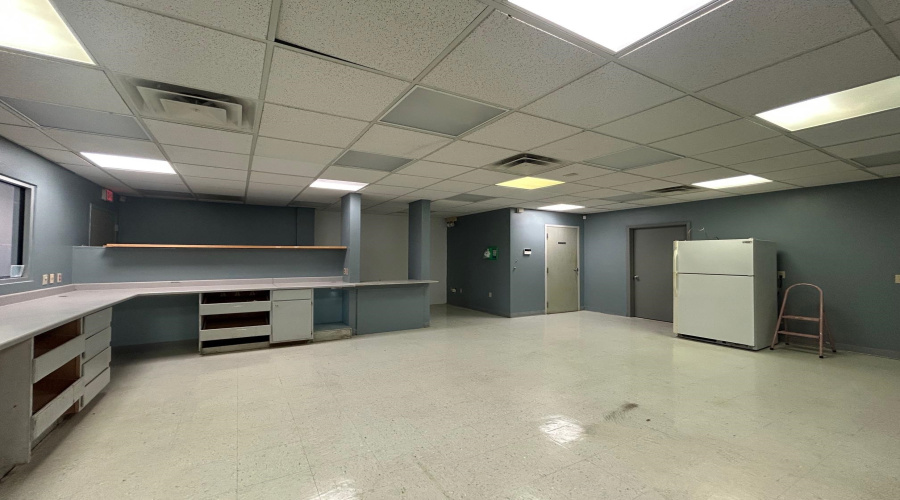 209 W Village Blvd, Laredo, Texas 78041, 11 Rooms Rooms,1 BathroomBathrooms,Commercial retail/office,For Rent,209 W Village Blvd,20262347