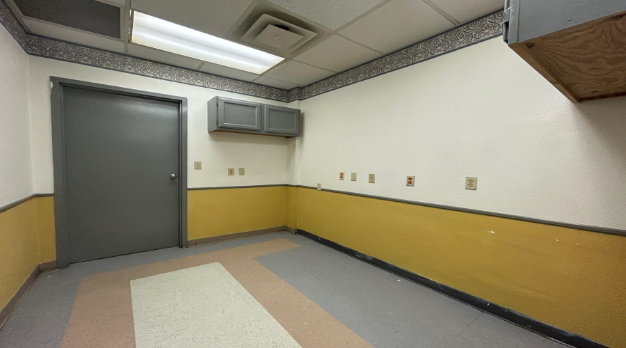 209 W Village Blvd, Laredo, Texas 78041, 11 Rooms Rooms,1 BathroomBathrooms,Commercial retail/office,For Rent,209 W Village Blvd,20262347