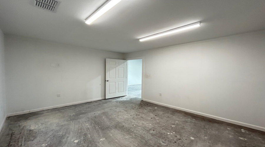 2110 Lomas Del Sur, Laredo, Texas 78046, 1 Room Rooms,1 BathroomBathrooms,Commercial retail/office,For Rent,2110 Lomas Del Sur,20262349