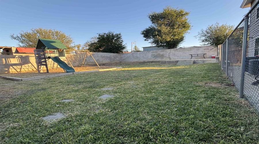 803 Fremont St, Laredo, Texas 78040, 2 Bedrooms Bedrooms, 4 Rooms Rooms,2 BathroomsBathrooms,Residential,For Rent,803 Fremont St,20262345