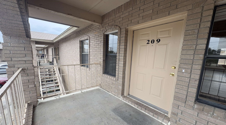 4419 Springfield Ave, Laredo, Texas 78041, 2 Bedrooms Bedrooms, 3 Rooms Rooms,1 BathroomBathrooms,Residential,For Rent,4419 Springfield Ave,20262346