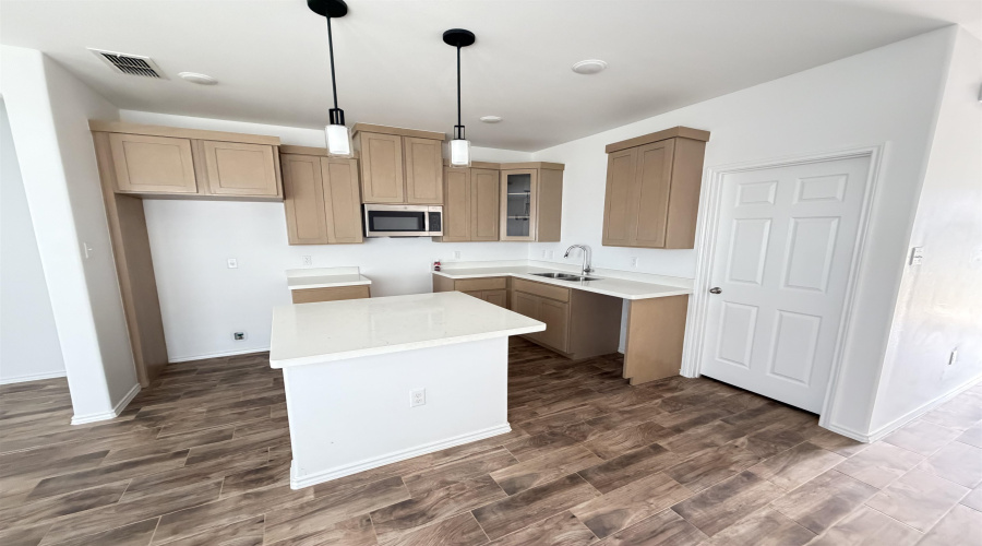 4220 Gavilan Dr., Laredo, Texas 78046, 3 Bedrooms Bedrooms, 5 Rooms Rooms,2 BathroomsBathrooms,Residential,For Sale,4220 Gavilan Dr.,20262348