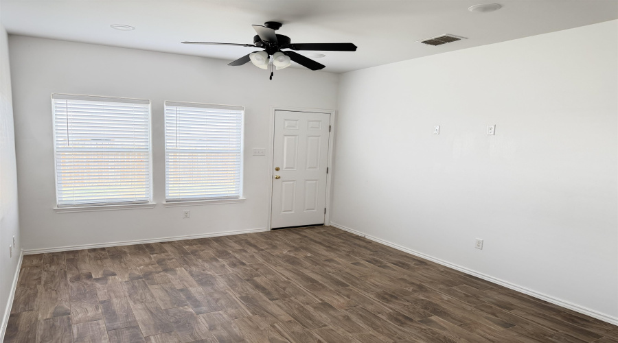 4220 Gavilan Dr., Laredo, Texas 78046, 3 Bedrooms Bedrooms, 5 Rooms Rooms,2 BathroomsBathrooms,Residential,For Sale,4220 Gavilan Dr.,20262348