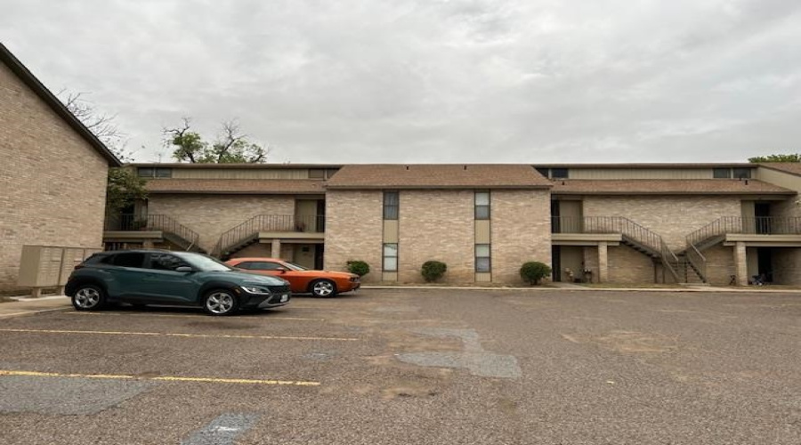 100 E Hillside Rd, Laredo, Texas 78041, 2 Bedrooms Bedrooms, 4 Rooms Rooms,1 BathroomBathrooms,Residential,For Sale,100 E Hillside Rd,20262353
