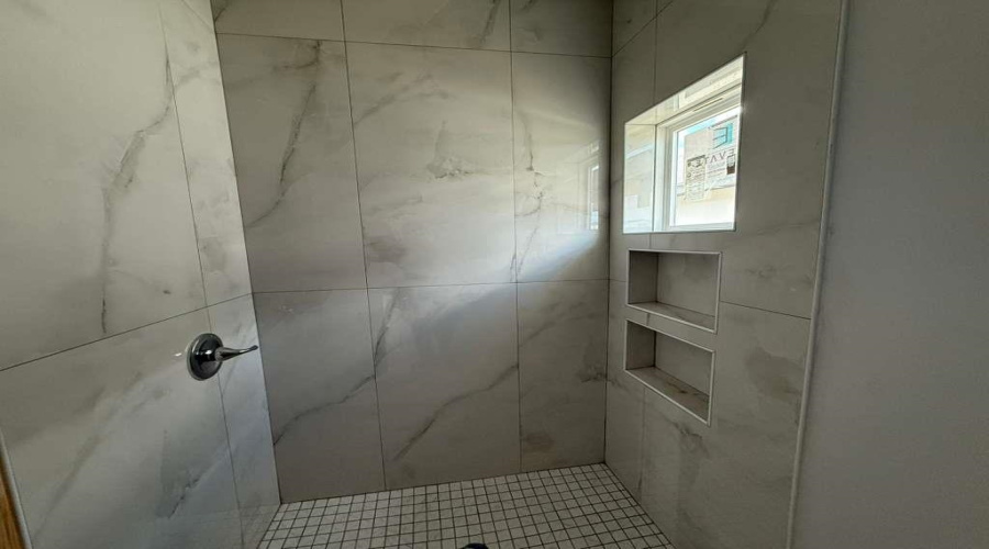 5066 Luna Grande Lp., LAREDO, Texas 78046, 4 Bedrooms Bedrooms, 6 Rooms Rooms,2 BathroomsBathrooms,Residential,For Sale,5066 Luna Grande Lp.,20262357