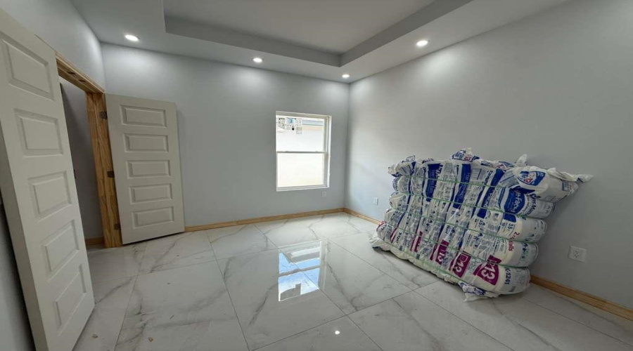 5066 Luna Grande Lp., LAREDO, Texas 78046, 4 Bedrooms Bedrooms, 6 Rooms Rooms,2 BathroomsBathrooms,Residential,For Sale,5066 Luna Grande Lp.,20262357