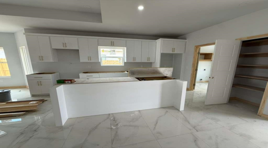 5066 Luna Grande Lp., LAREDO, Texas 78046, 4 Bedrooms Bedrooms, 6 Rooms Rooms,2 BathroomsBathrooms,Residential,For Sale,5066 Luna Grande Lp.,20262357