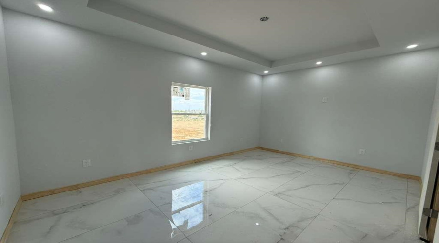 5066 Luna Grande Lp., LAREDO, Texas 78046, 4 Bedrooms Bedrooms, 6 Rooms Rooms,2 BathroomsBathrooms,Residential,For Sale,5066 Luna Grande Lp.,20262357