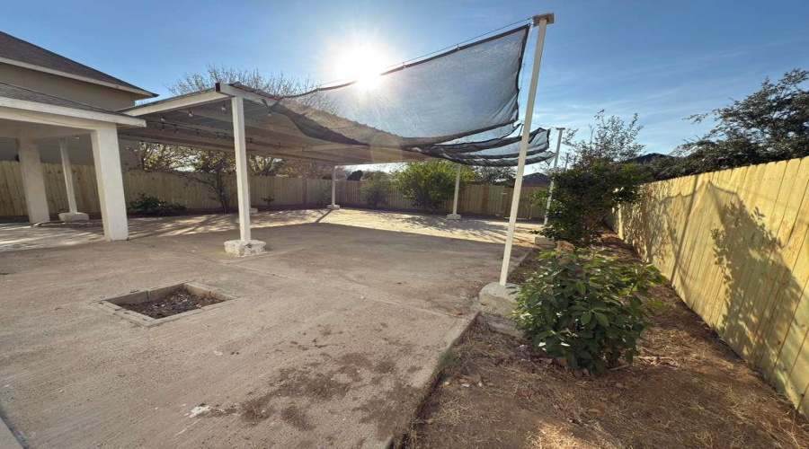 504 Campanario Ln, Laredo, Texas 78046, 4 Bedrooms Bedrooms, 7 Rooms Rooms,2 BathroomsBathrooms,Residential,For Sale,504 Campanario Ln,20262358