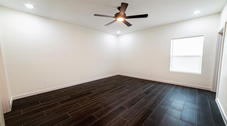 1701 Belgian Blue Lp., Laredo, Texas 78046, 5 Bedrooms Bedrooms, 6 Rooms Rooms,2 BathroomsBathrooms,Residential,For Sale,1701 Belgian Blue Lp.,20262363