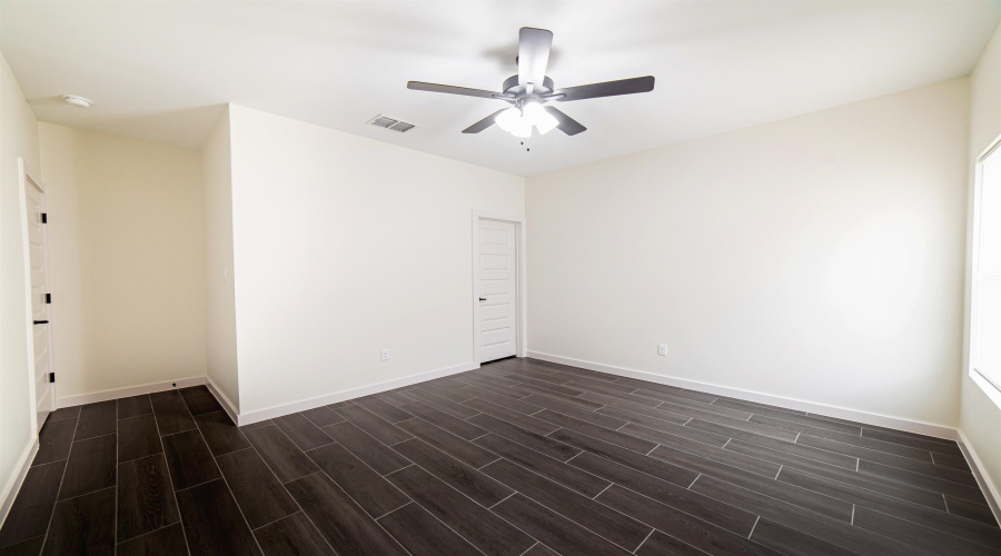 1701 Belgian Blue Lp., Laredo, Texas 78046, 5 Bedrooms Bedrooms, 6 Rooms Rooms,2 BathroomsBathrooms,Residential,For Sale,1701 Belgian Blue Lp.,20262363