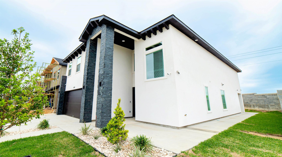 1701 Belgian Blue Lp., Laredo, Texas 78046, 5 Bedrooms Bedrooms, 6 Rooms Rooms,2 BathroomsBathrooms,Residential,For Sale,1701 Belgian Blue Lp.,20262363