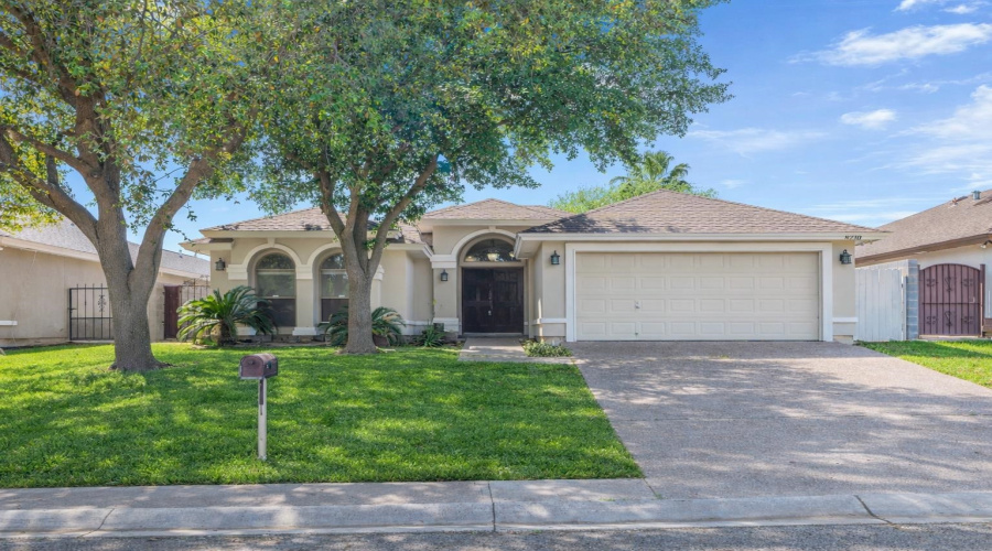 8710 Allegheny St, Laredo, Texas 78045, 4 Bedrooms Bedrooms, 5 Rooms Rooms,2 BathroomsBathrooms,Residential,For Sale,8710 Allegheny St,20261458