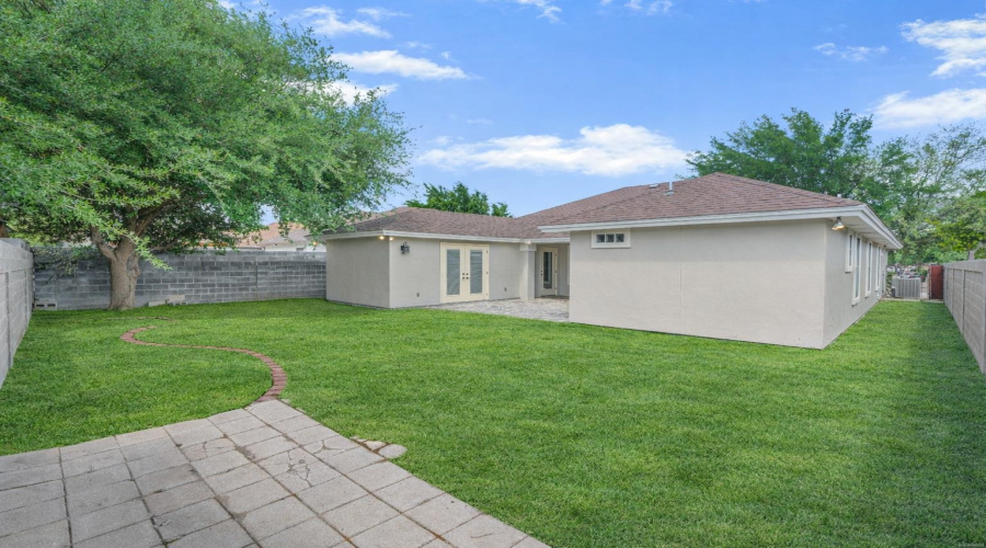 8710 Allegheny St, Laredo, Texas 78045, 4 Bedrooms Bedrooms, 5 Rooms Rooms,2 BathroomsBathrooms,Residential,For Sale,8710 Allegheny St,20261458