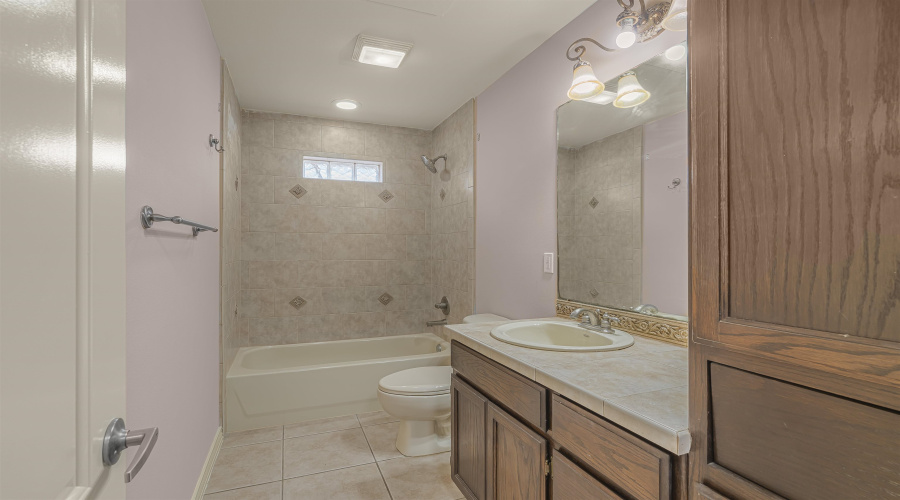 8710 Allegheny St, Laredo, Texas 78045, 4 Bedrooms Bedrooms, 5 Rooms Rooms,2 BathroomsBathrooms,Residential,For Sale,8710 Allegheny St,20261458