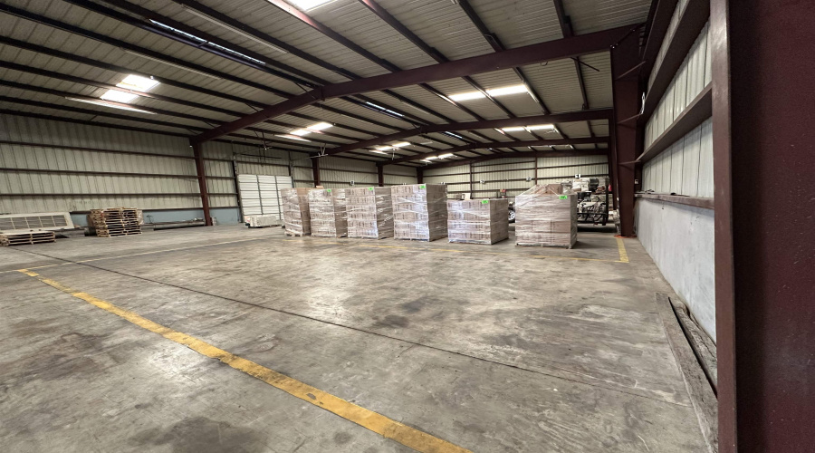 1910 Markley Ln, Laredo, Texas 78041, 1 Bedroom Bedrooms, 11 Rooms Rooms,1 BathroomBathrooms,Commercial/industrial,For Rent,1910 Markley Ln,20262372