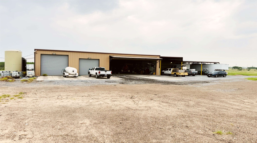 11746 S SH 359, Laredo, Texas 78043, 1 Bedroom Bedrooms, 51 Rooms Rooms,2 BathroomsBathrooms,Commercial/industrial,For Sale,11746 S SH 359,20262376