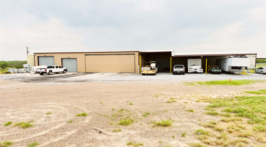 11746 S SH 359, Laredo, Texas 78043, 1 Bedroom Bedrooms, 51 Rooms Rooms,2 BathroomsBathrooms,Commercial/industrial,For Sale,11746 S SH 359,20262376