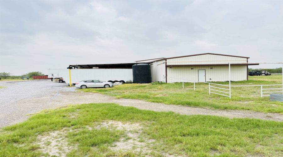 11746 S SH 359, Laredo, Texas 78043, 1 Bedroom Bedrooms, 51 Rooms Rooms,2 BathroomsBathrooms,Commercial/industrial,For Sale,11746 S SH 359,20262376