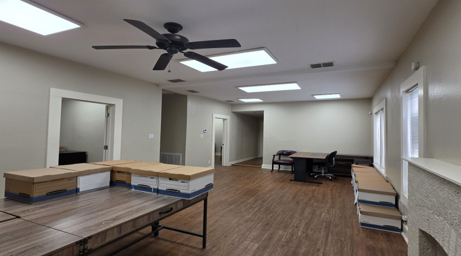 2018 Santa Ursula Ave, Laredo, Texas 78040, 6 Rooms Rooms,2 BathroomsBathrooms,Commercial retail/office,For Sale,2018 Santa Ursula Ave,20262382
