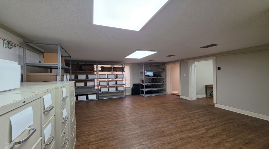 2018 Santa Ursula Ave, Laredo, Texas 78040, 6 Rooms Rooms,2 BathroomsBathrooms,Commercial retail/office,For Sale,2018 Santa Ursula Ave,20262382
