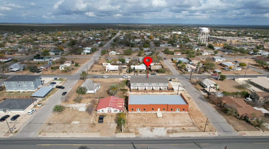 1100 W Houston St, Carrizo Springs, Texas 78834, ,Multi-family,For Sale,1100 W Houston St,20262378