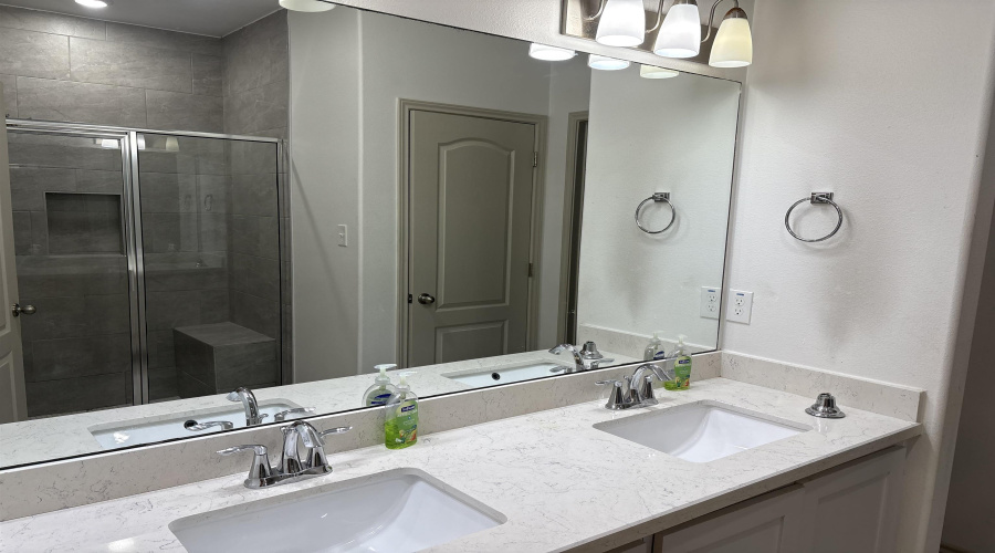 402 Placido Dr, Laredo, Texas 78045, 4 Bedrooms Bedrooms, 6 Rooms Rooms,3 BathroomsBathrooms,Residential,For Rent,402 Placido Dr,20262384