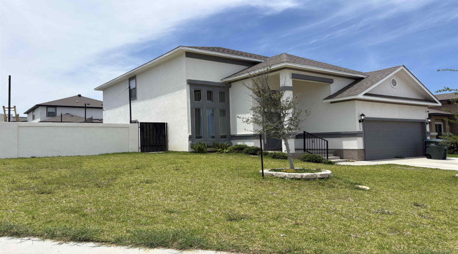 402 Placido Dr, Laredo, Texas 78045, 4 Bedrooms Bedrooms, 6 Rooms Rooms,3 BathroomsBathrooms,Residential,For Rent,402 Placido Dr,20262384