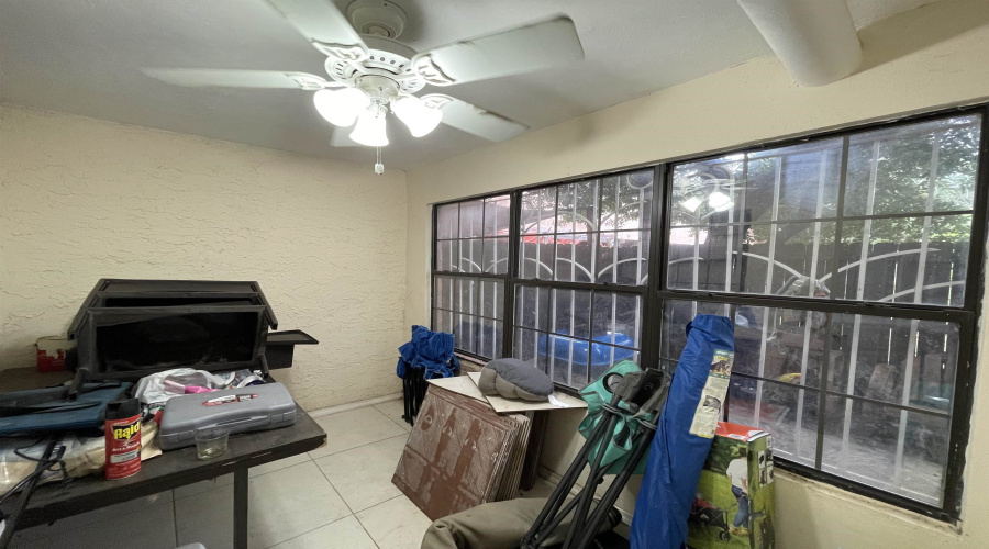 5500 McPherson Rd, Laredo, Texas 78041, 2 Bedrooms Bedrooms, 2 Rooms Rooms,3 BathroomsBathrooms,Residential,For Sale,5500 McPherson Rd,20262386