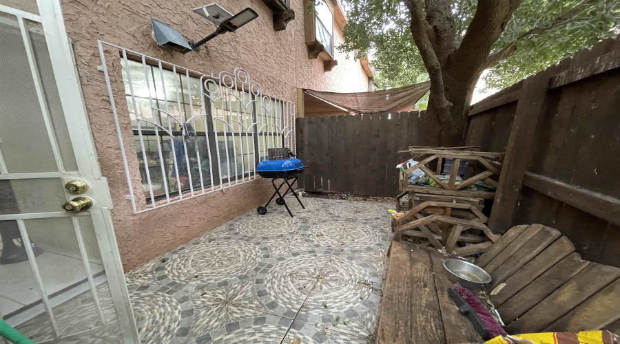5500 McPherson Rd, Laredo, Texas 78041, 2 Bedrooms Bedrooms, 2 Rooms Rooms,3 BathroomsBathrooms,Residential,For Sale,5500 McPherson Rd,20262386