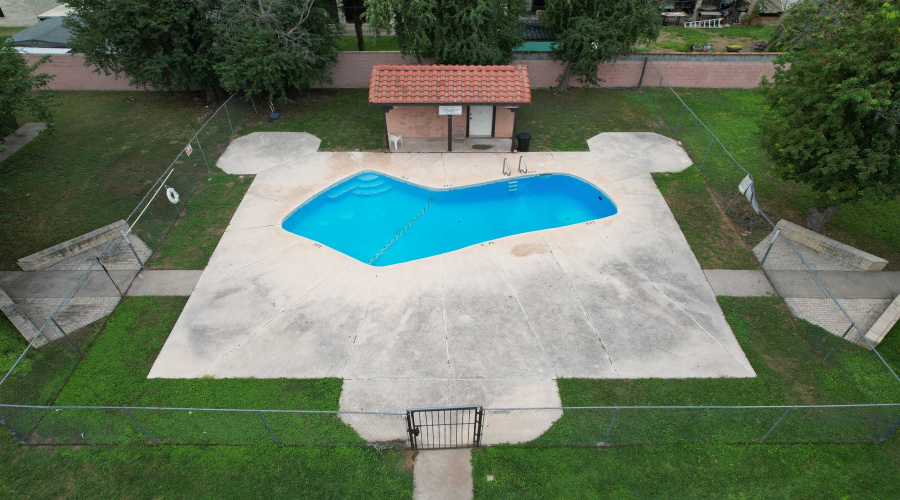 5500 McPherson Rd, Laredo, Texas 78041, 2 Bedrooms Bedrooms, 2 Rooms Rooms,3 BathroomsBathrooms,Residential,For Sale,5500 McPherson Rd,20262386