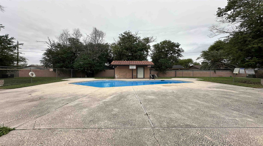 5500 McPherson Rd, Laredo, Texas 78041, 2 Bedrooms Bedrooms, 2 Rooms Rooms,3 BathroomsBathrooms,Residential,For Sale,5500 McPherson Rd,20262386