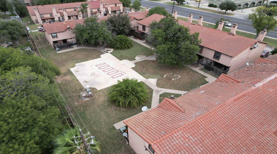 5500 McPherson Rd, Laredo, Texas 78041, 2 Bedrooms Bedrooms, 2 Rooms Rooms,3 BathroomsBathrooms,Residential,For Sale,5500 McPherson Rd,20262386