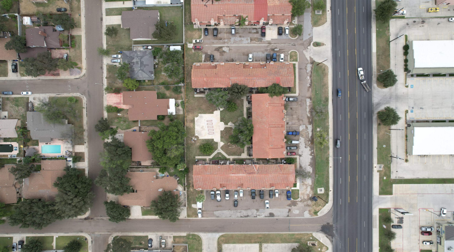 5500 McPherson Rd, Laredo, Texas 78041, 2 Bedrooms Bedrooms, 2 Rooms Rooms,3 BathroomsBathrooms,Residential,For Sale,5500 McPherson Rd,20262386