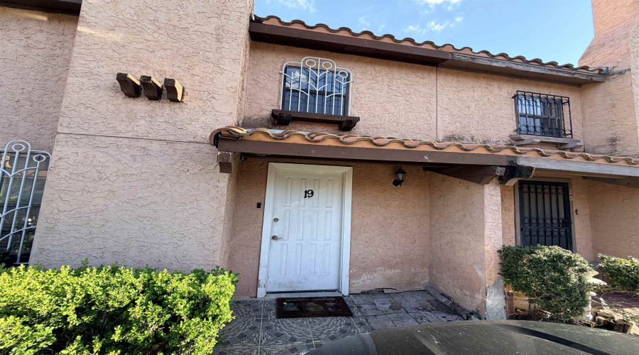 5500 McPherson Rd, Laredo, Texas 78041, 2 Bedrooms Bedrooms, 2 Rooms Rooms,3 BathroomsBathrooms,Residential,For Sale,5500 McPherson Rd,20262386