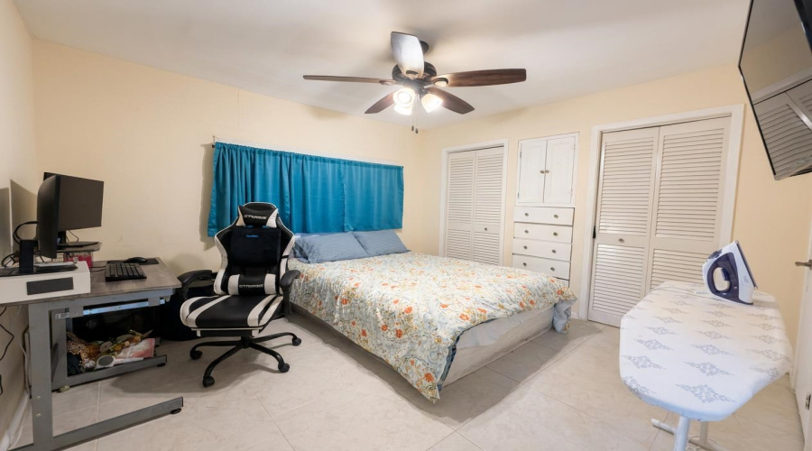 5500 McPherson Rd, Laredo, Texas 78041, 2 Bedrooms Bedrooms, 2 Rooms Rooms,3 BathroomsBathrooms,Residential,For Sale,5500 McPherson Rd,20262386