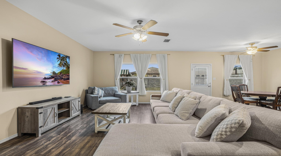 4421 Mercedes Dr, Laredo, Texas 78046, 3 Bedrooms Bedrooms, 3 Rooms Rooms,2 BathroomsBathrooms,Residential,For Sale,4421 Mercedes Dr,20262388