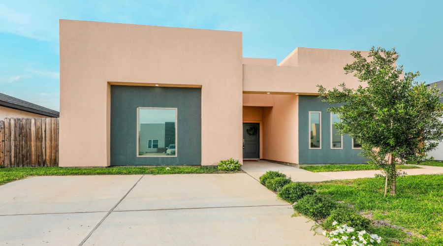 3506 Jorge Sosa, Laredo, Texas 78046, 3 Bedrooms Bedrooms, 6 Rooms Rooms,2 BathroomsBathrooms,Residential,For Sale,3506 Jorge Sosa,20262389