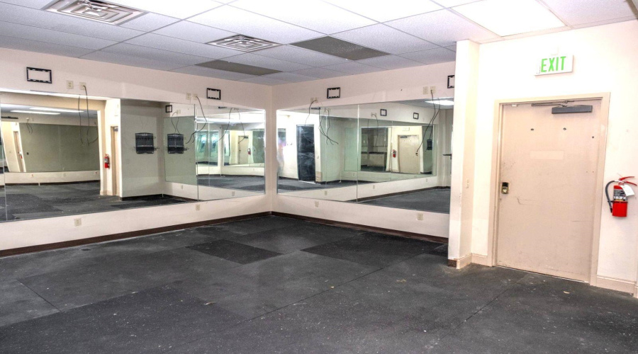 8607 McPherson Rd, Laredo, Texas 78045, 1 Room Rooms,2 BathroomsBathrooms,Commercial retail/office,For Rent,8607 McPherson Rd,20262395