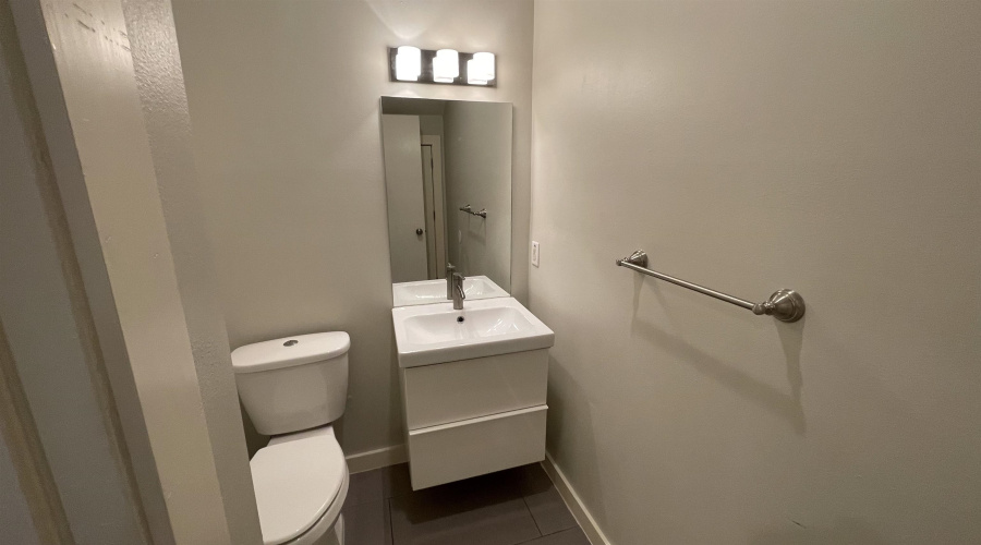 409 Shiloh Dr, LAREDO, Texas 78045, 2 Bedrooms Bedrooms, 6 Rooms Rooms,2 BathroomsBathrooms,Residential,For Rent,409 Shiloh Dr,20262390