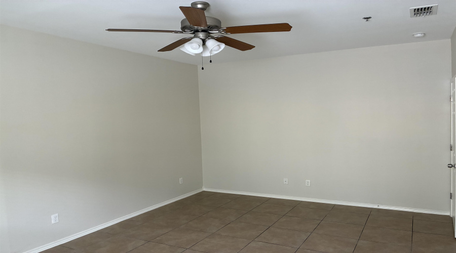 5402 Marcella Ave, LAREDO, Texas 78041, 1 Bedroom Bedrooms, 3 Rooms Rooms,1 BathroomBathrooms,Residential,For Rent,5402 Marcella Ave,20262392