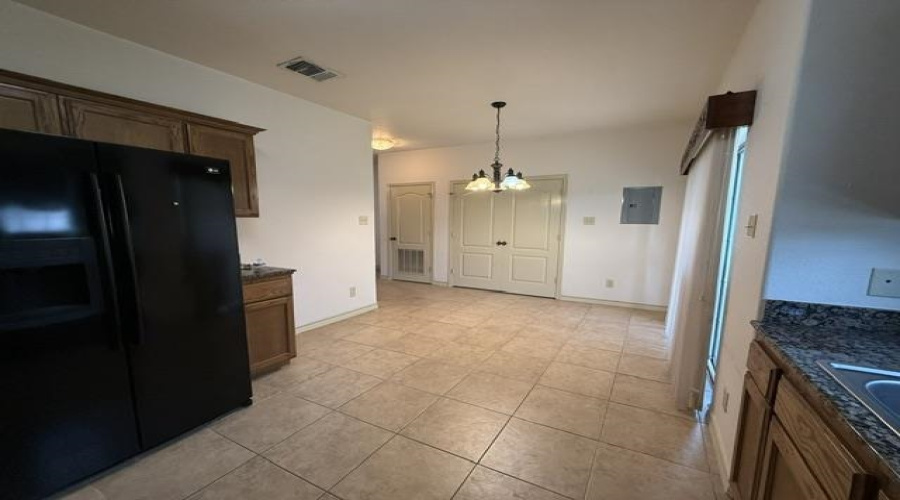 10706 International Blvd, LAREDO, Texas 78045, 2 Bedrooms Bedrooms, 5 Rooms Rooms,1 BathroomBathrooms,Residential,For Rent,10706 International Blvd,20262394