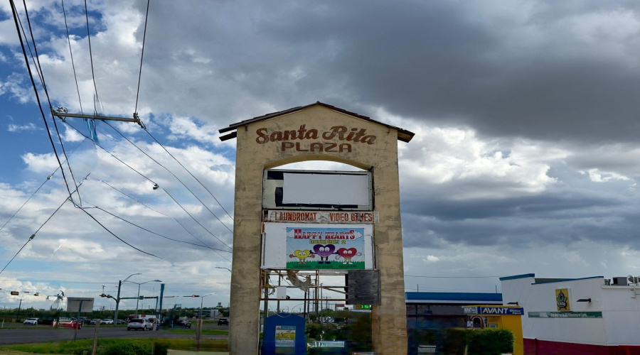 666 Prada-Machin Dr, Laredo, Texas 78046, 1 Room Rooms,1 BathroomBathrooms,Commercial retail/office,For Rent,666 Prada-Machin Dr,20262401