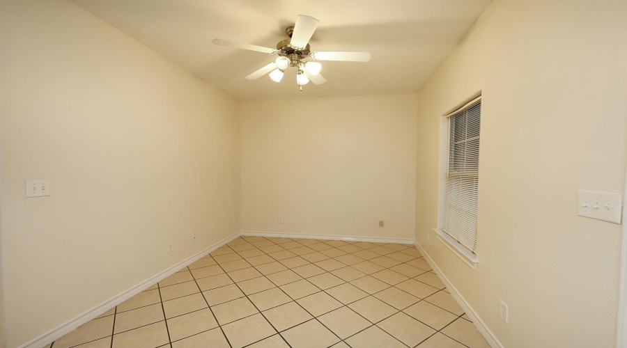 1000 Ranchway Dr, Laredo, Texas 78045, 3 Bedrooms Bedrooms, 6 Rooms Rooms,3 BathroomsBathrooms,Residential,For Sale,1000 Ranchway Dr,20262396