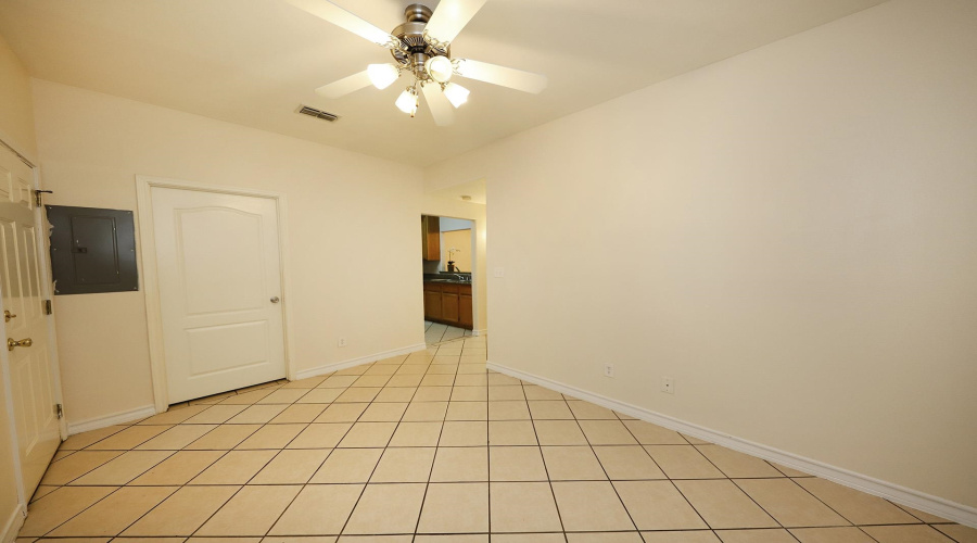 1000 Ranchway Dr, Laredo, Texas 78045, 3 Bedrooms Bedrooms, 6 Rooms Rooms,3 BathroomsBathrooms,Residential,For Sale,1000 Ranchway Dr,20262396