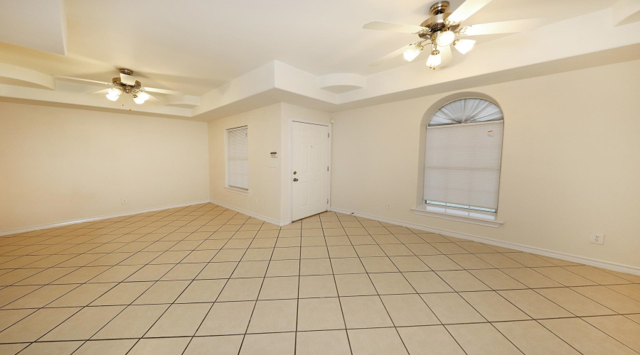 1000 Ranchway Dr, Laredo, Texas 78045, 3 Bedrooms Bedrooms, 6 Rooms Rooms,3 BathroomsBathrooms,Residential,For Sale,1000 Ranchway Dr,20262396