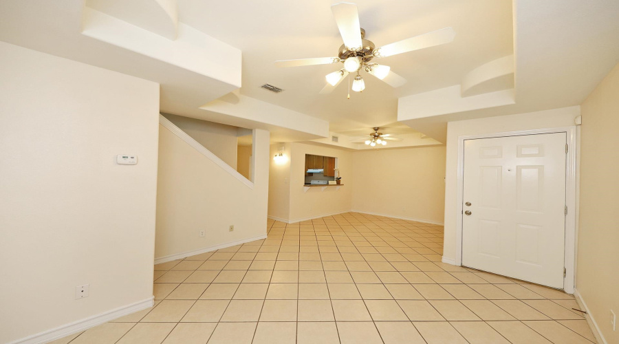 1000 Ranchway Dr, Laredo, Texas 78045, 3 Bedrooms Bedrooms, 6 Rooms Rooms,3 BathroomsBathrooms,Residential,For Sale,1000 Ranchway Dr,20262396