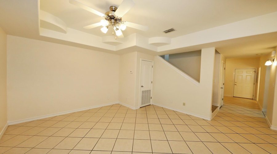 1000 Ranchway Dr, Laredo, Texas 78045, 3 Bedrooms Bedrooms, 6 Rooms Rooms,3 BathroomsBathrooms,Residential,For Sale,1000 Ranchway Dr,20262396