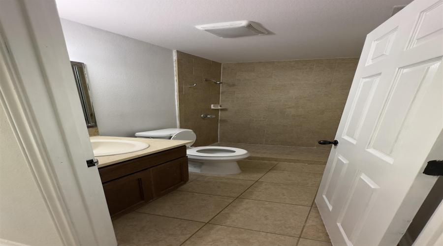 3601 Nubes Dr, Laredo, Texas 78046, 3 Bedrooms Bedrooms, 5 Rooms Rooms,2 BathroomsBathrooms,Residential,For Rent,3601 Nubes Dr,20262397